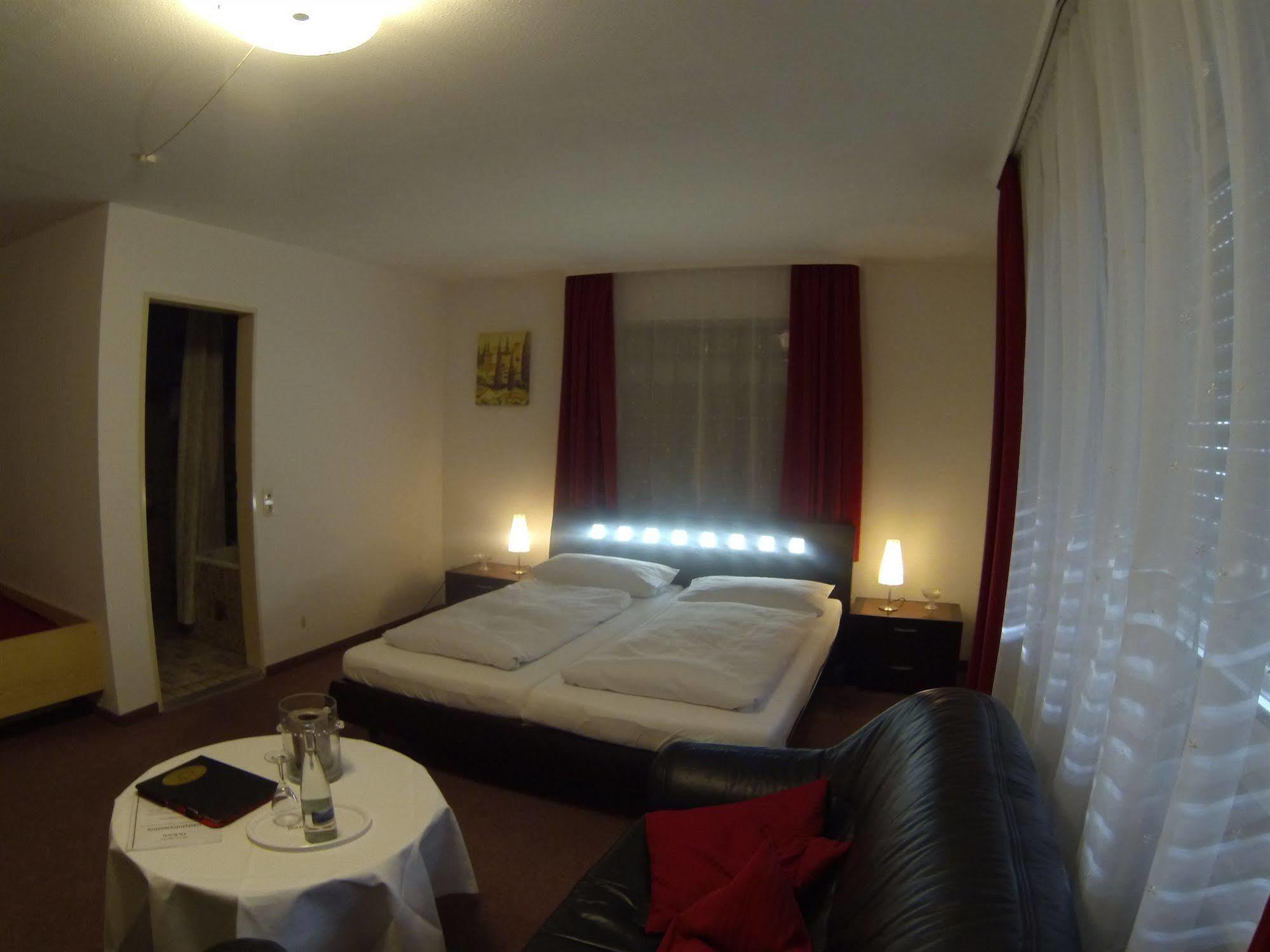 Landgasthof Ochsen Sinzheim Εξωτερικό φωτογραφία